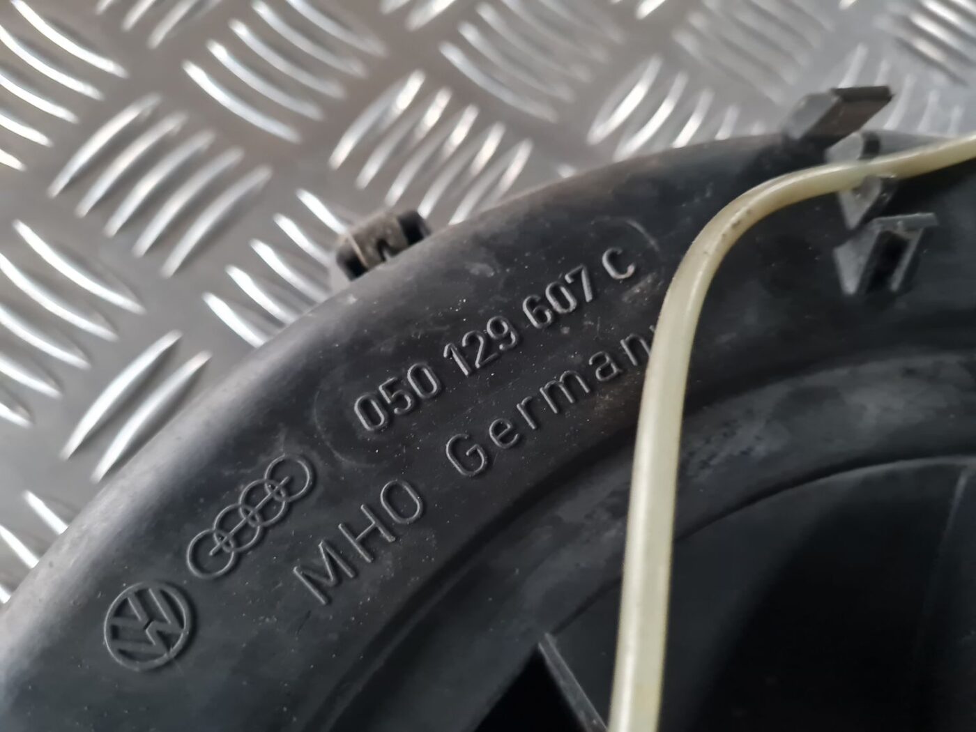 Gaisa filtra korpuss priekš AUDI 80 1991