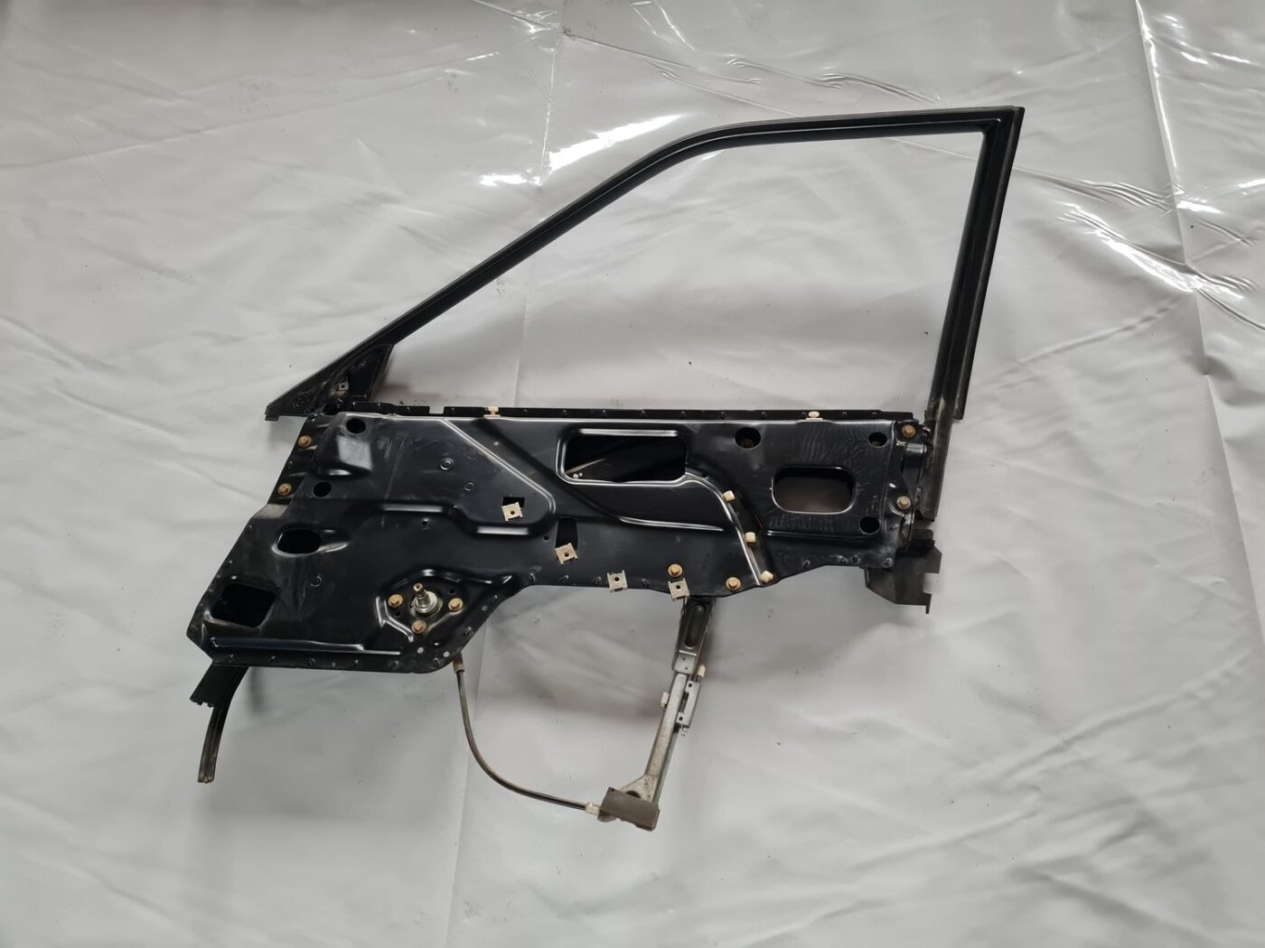 Durvju rāmis priekš AUDI 80 1991 3 Durvju rāmis priekš AUDI 80 1991