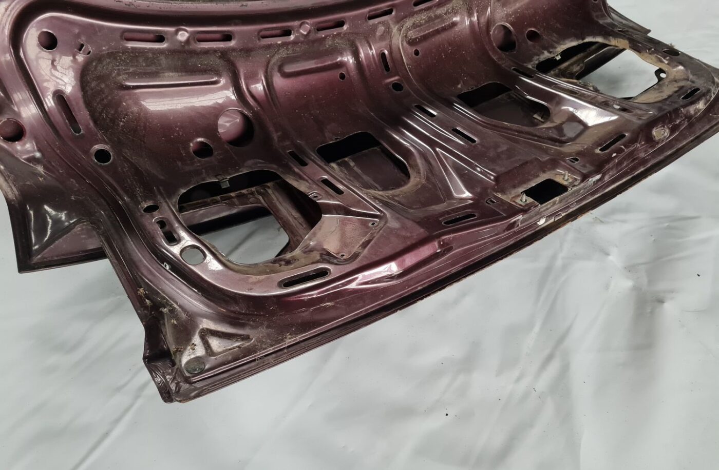 Bagāžnieka vāks priekš AUDI 80 1991 4 Bagāžnieka vāks priekš AUDI 80 1991