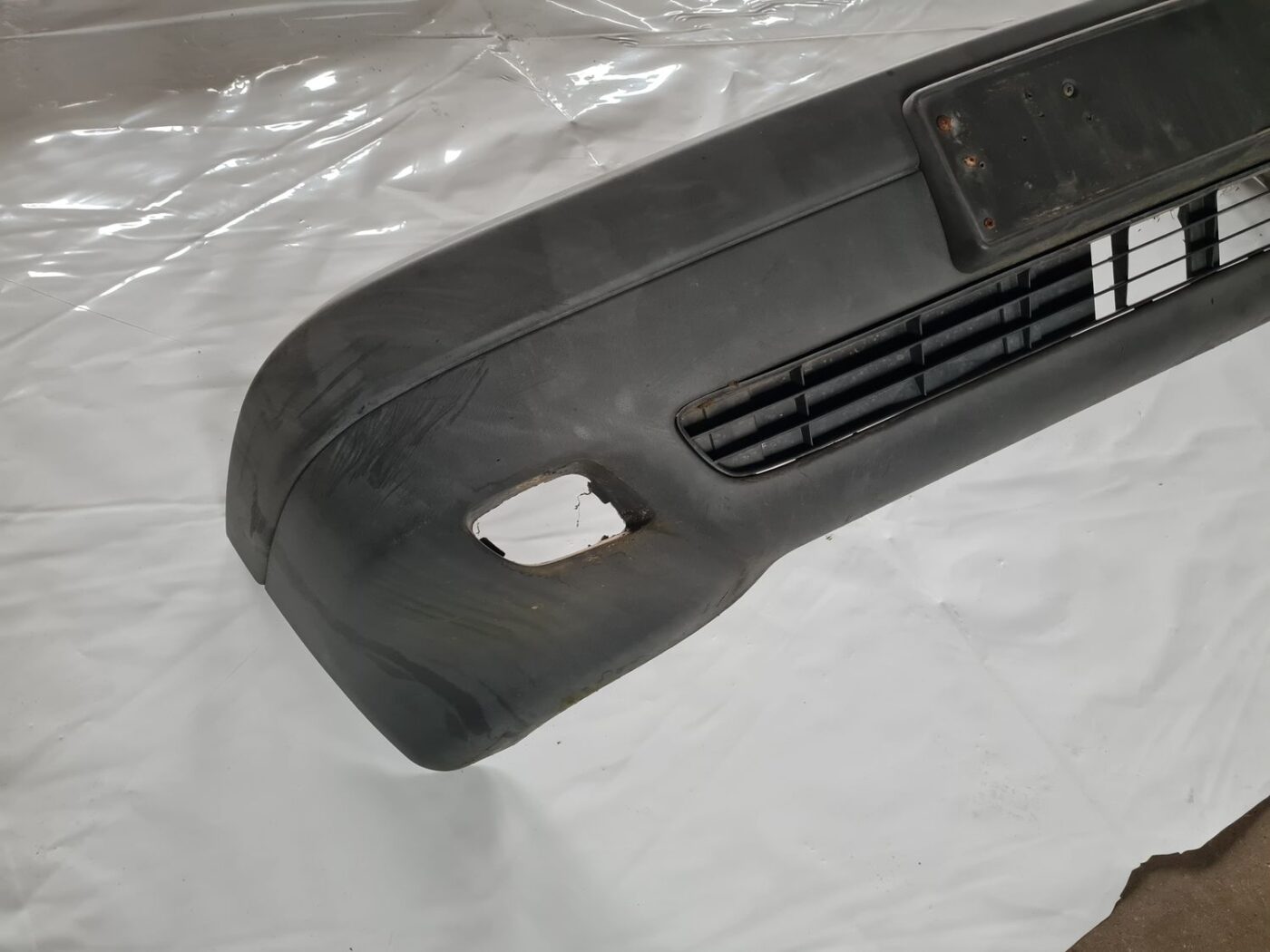 Priekšējais buferis priekš AUDI 80 1991 7 Priekšējais buferis priekš AUDI 80 1991