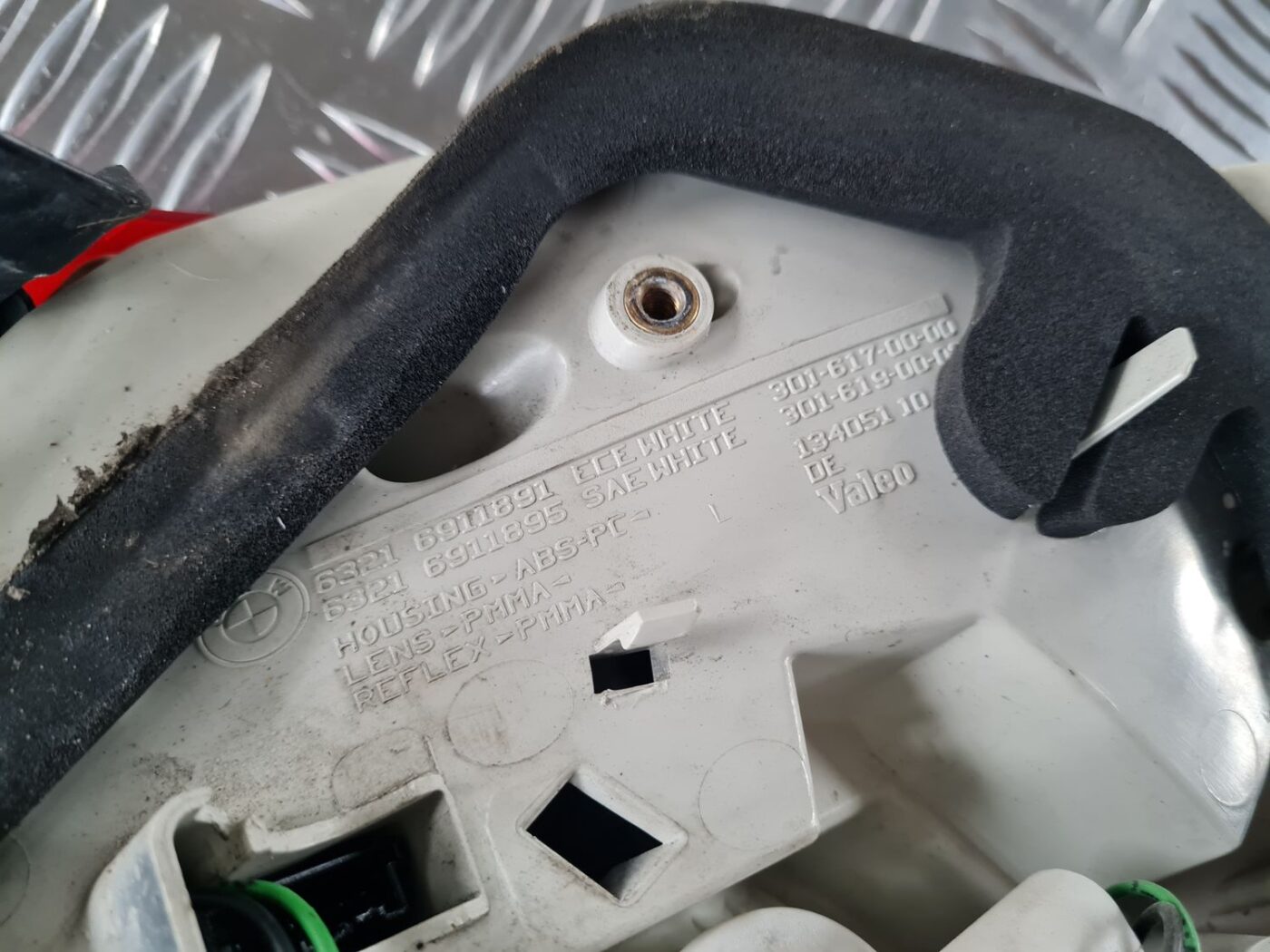 Aizmugurējais kreisais lukturis priekš BMW 6 E63 645 2004 3 Aizmugurējais kreisais lukturis priekš BMW 6 E63 645 2004