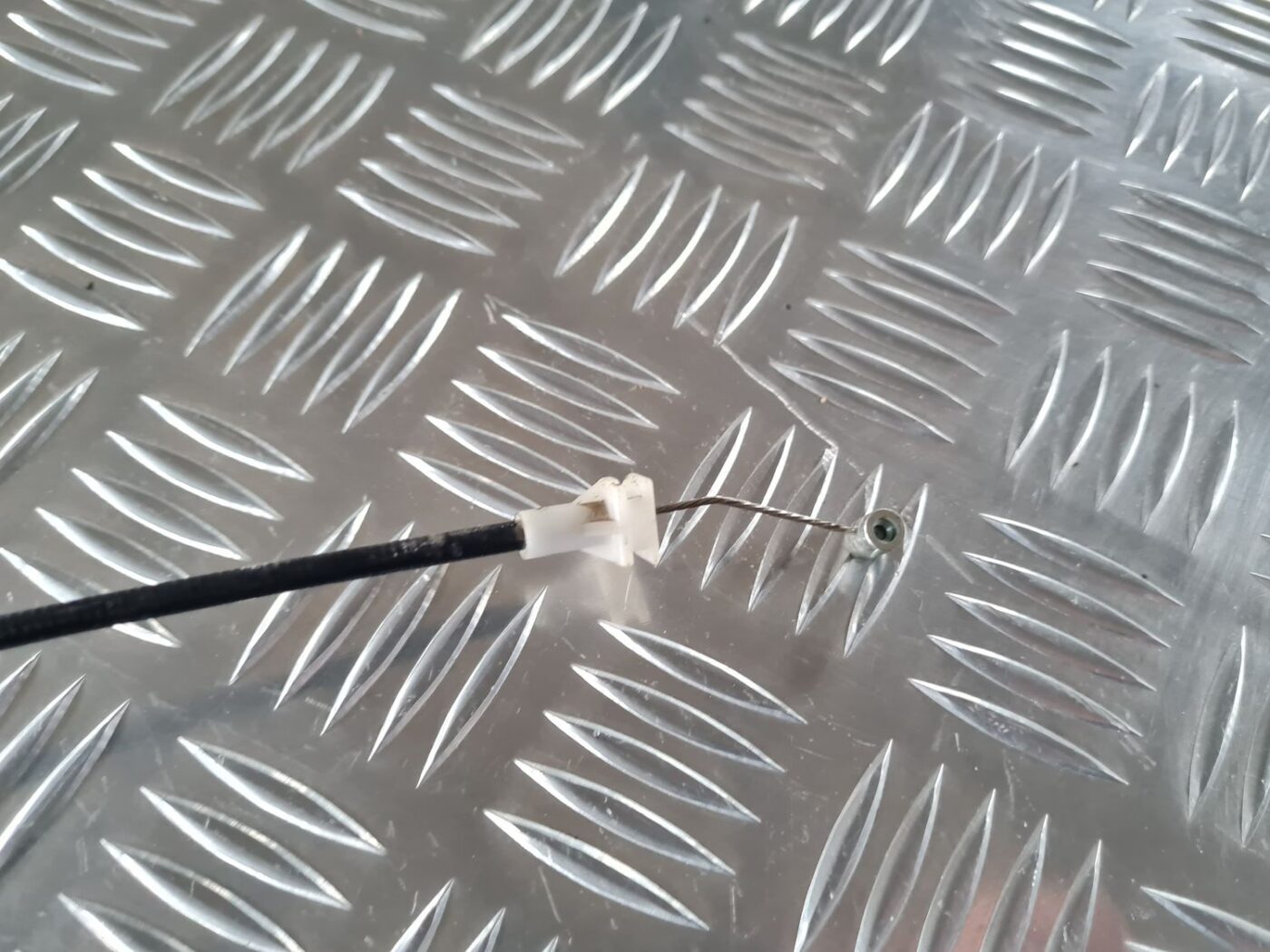 Bagāžnieka vāka slēdzene priekš BMW 6 E63 645 2004 4 Bagāžnieka vāka slēdzene priekš BMW 6 E63 645 2004