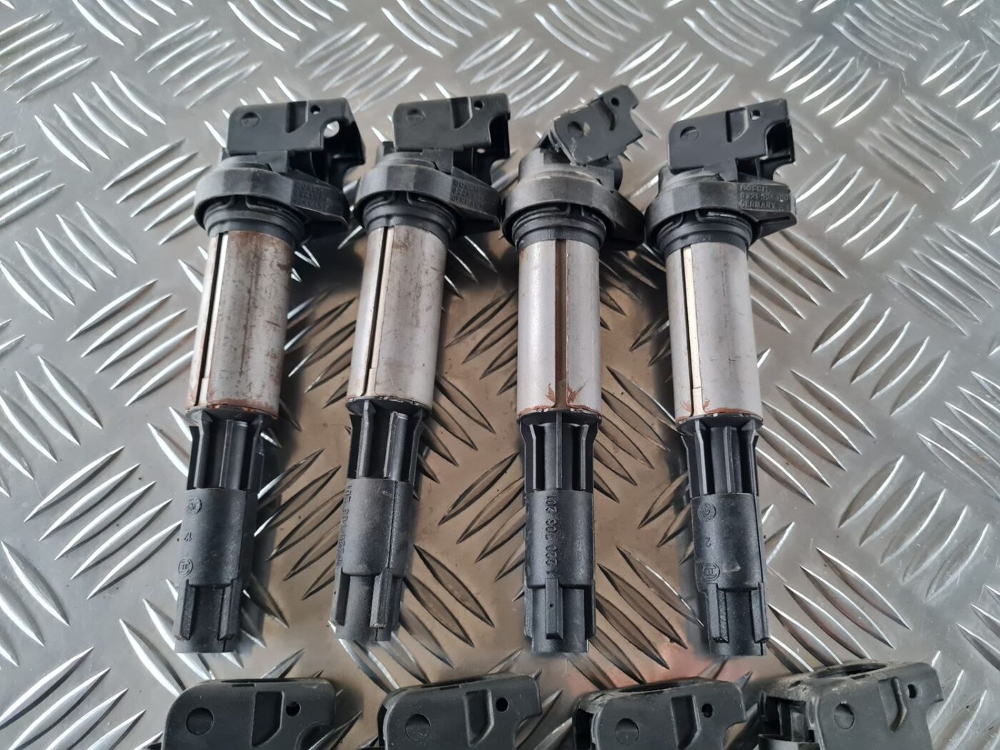 Augstsprieguma spole priekš BMW 6 E63 645 2004 6 Augstsprieguma spole priekš BMW 6 E63 645 2004