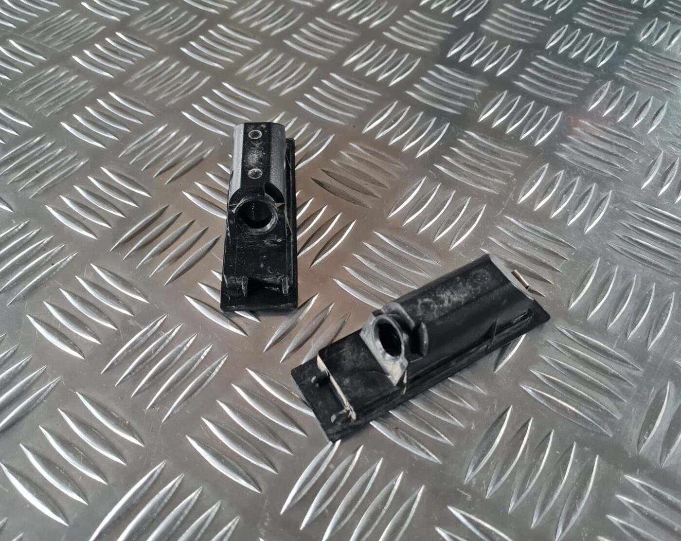 Numura zīmes apgaismojums priekš BMW 6 E63 645 2004