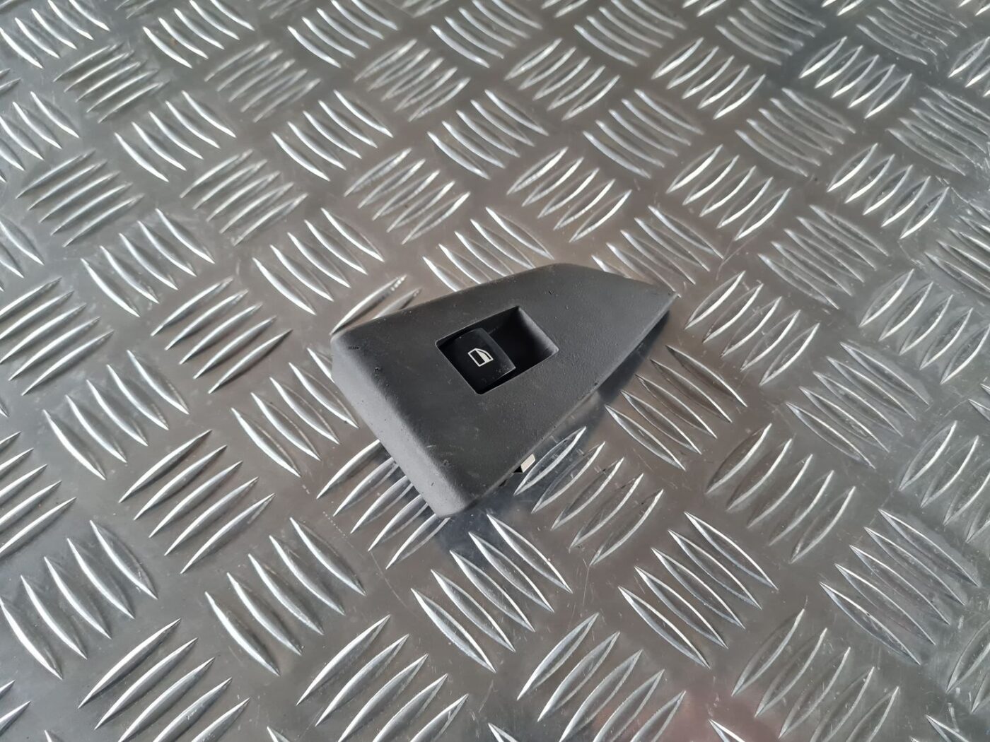 Stikla pacelšanas poga priekš BMW 6 E63 645 2004