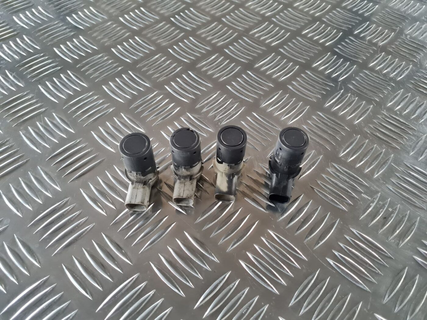 Parkošanās devējs priekš BMW 6 E63 645 2004 1 Parkošanās devējs priekš BMW 6 E63 645 2004