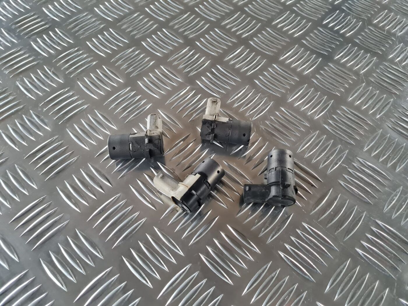 Parkošanās devējs priekš BMW 6 E63 645 2004 3 Parkošanās devējs priekš BMW 6 E63 645 2004