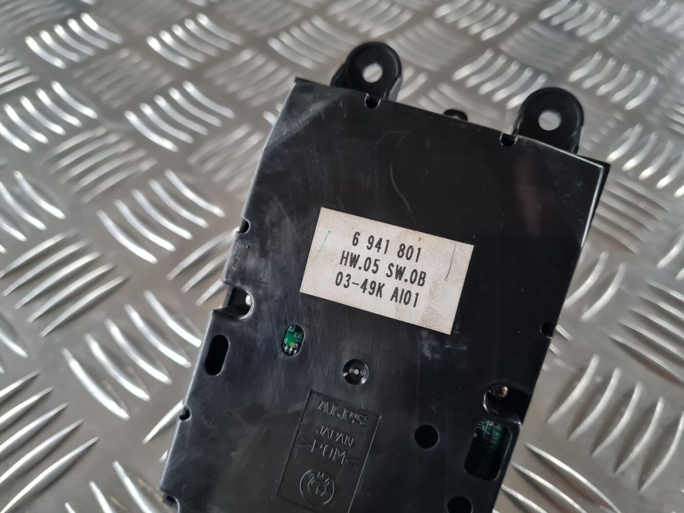 Multimēdijas vadības bloks priekš BMW 6 E63 645 2004 3 Multimēdijas vadības bloks priekš BMW 6 E63 645 2004