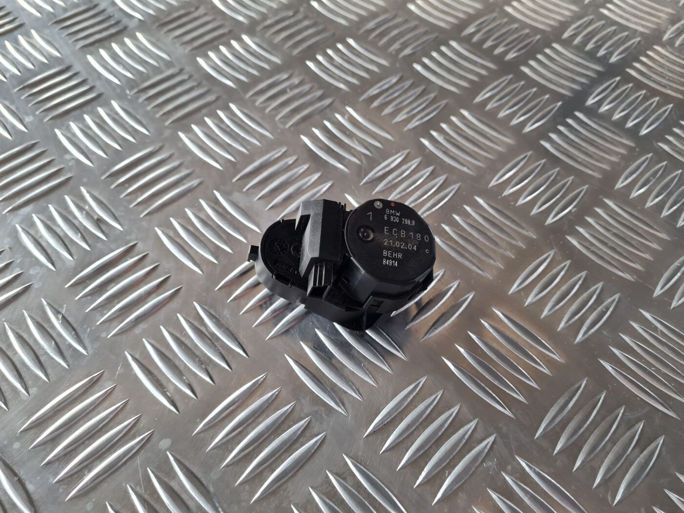 Apsildes sistēmas aktuators priekš BMW 6 E63 645 2004