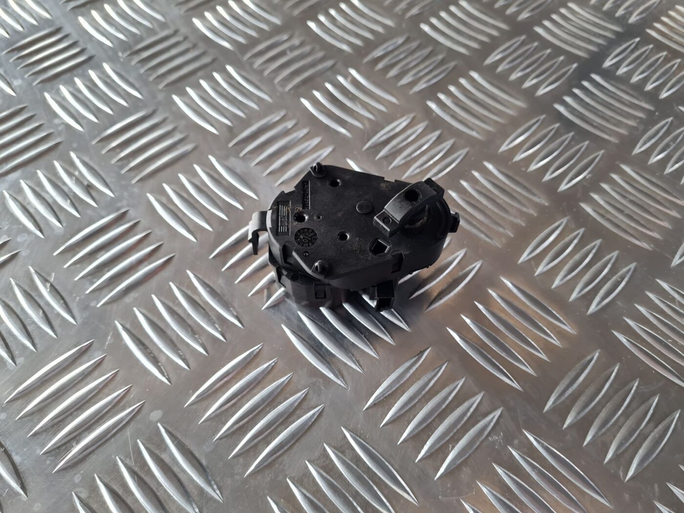 Apsildes sistēmas aktuators priekš BMW 6 E63 645 2004