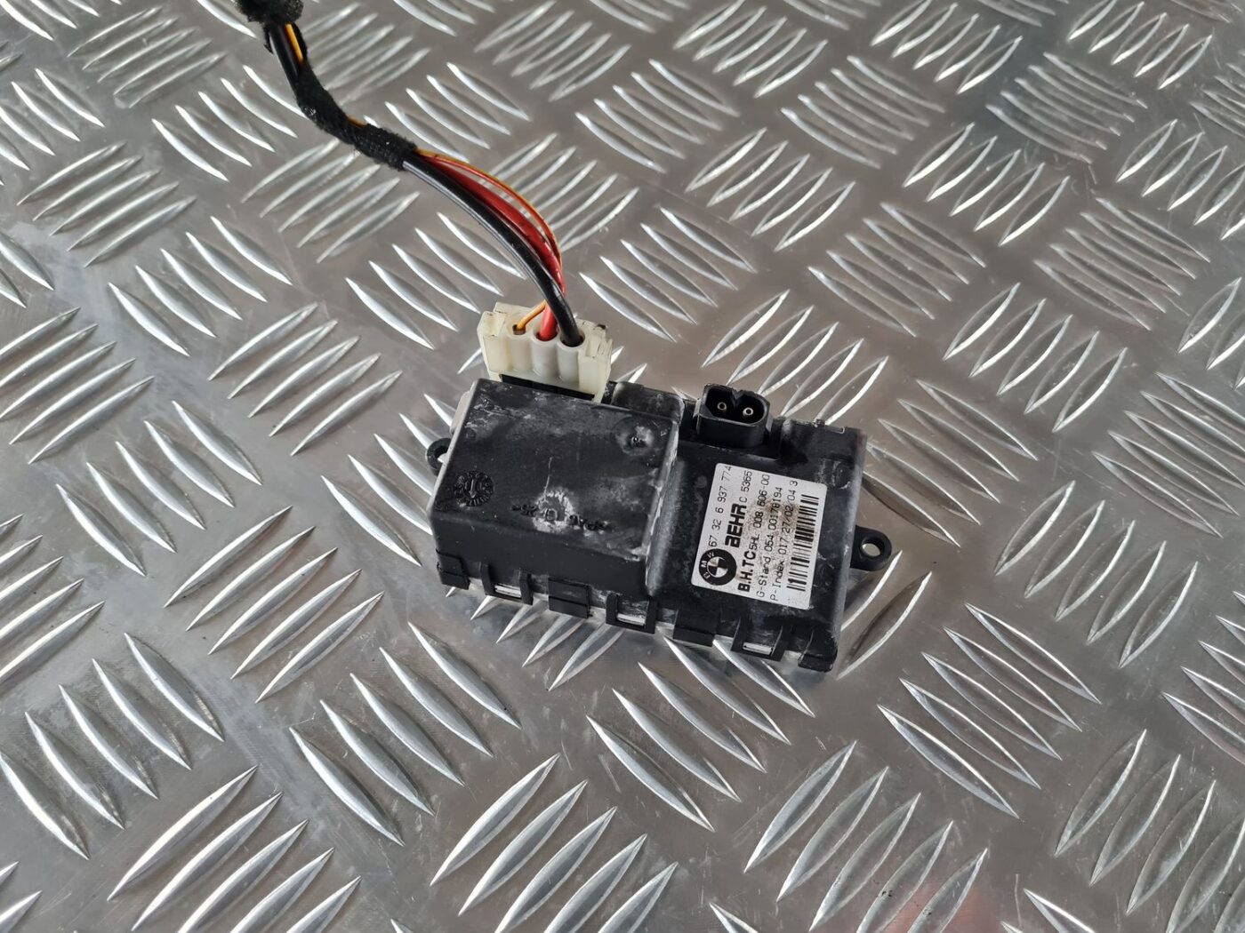 Salona ventilatora rezistors priekš BMW 6 E63 645 2004 6 Salona ventilatora rezistors priekš BMW 6 E63 645 2004