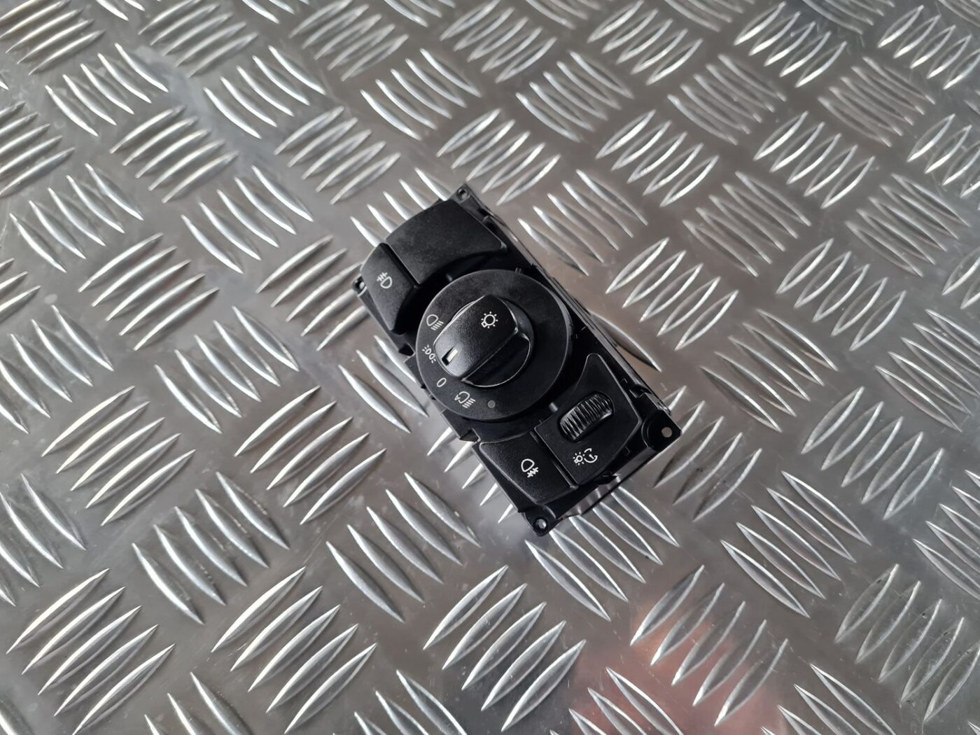 Gaismas slēdzis priekš BMW 6 E63 645 2004 2 Gaismas slēdzis priekš BMW 6 E63 645 2004