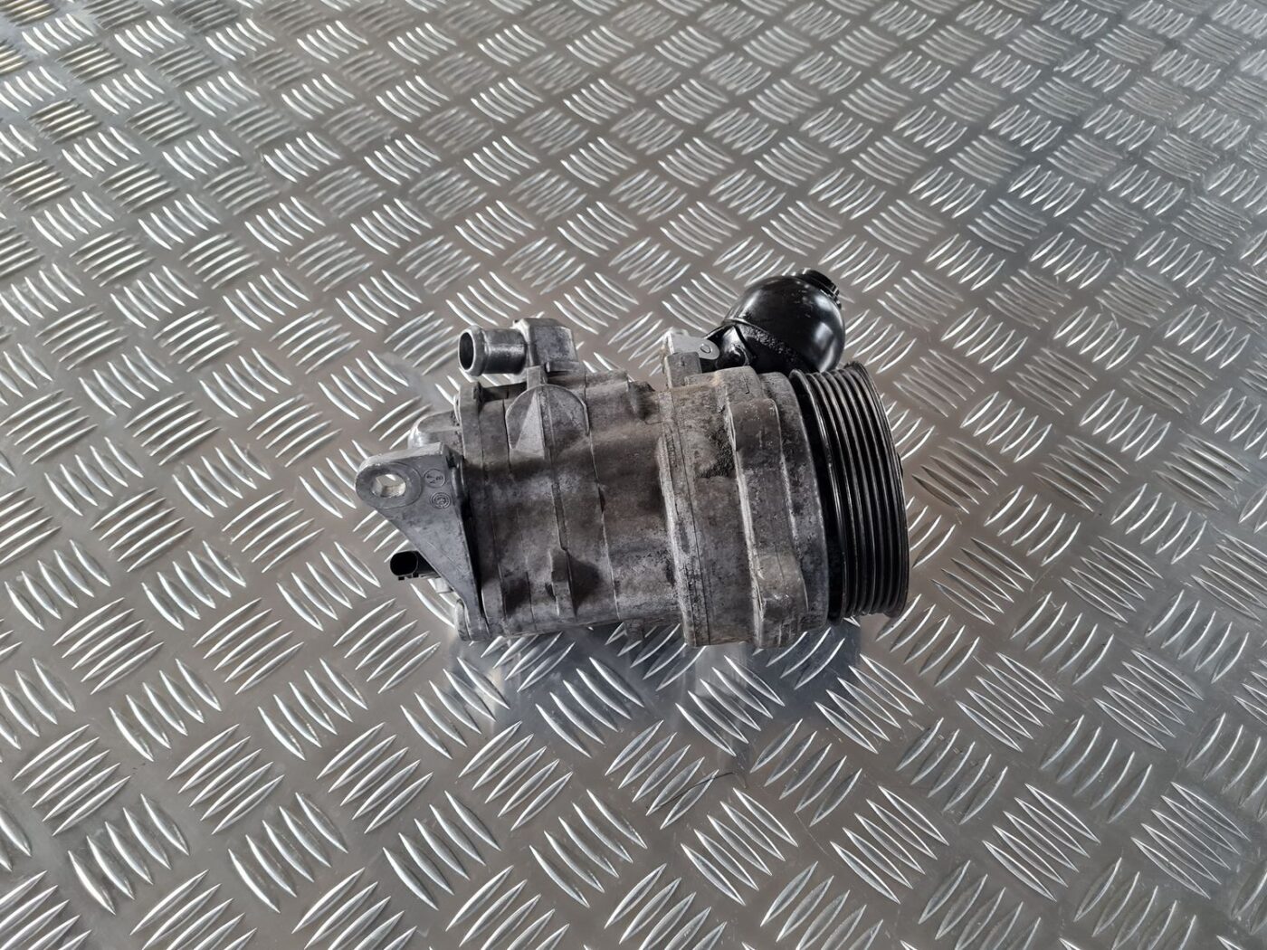 Hidrauliskais pastiprinātājs priekš BMW 6 E63 645 2004 5 Hidrauliskais pastiprinātājs priekš BMW 6 E63 645 2004