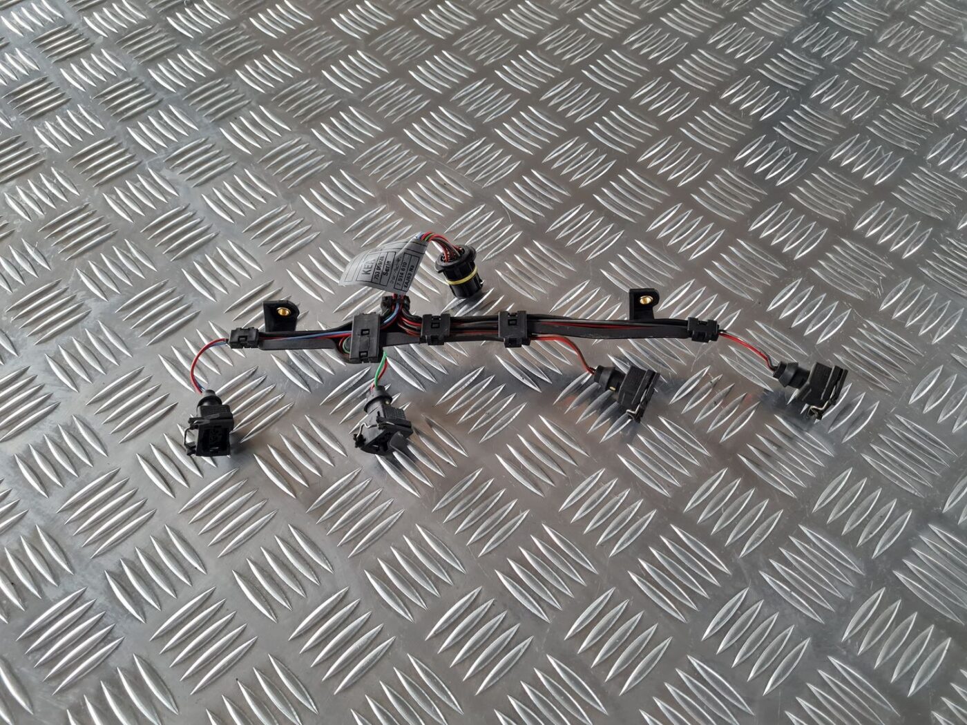 Degvielas smidzinātāju vadi priekš BMW 6 E63 645 2004 1 Degvielas smidzinātāju vadi priekš BMW 6 E63 645 2004