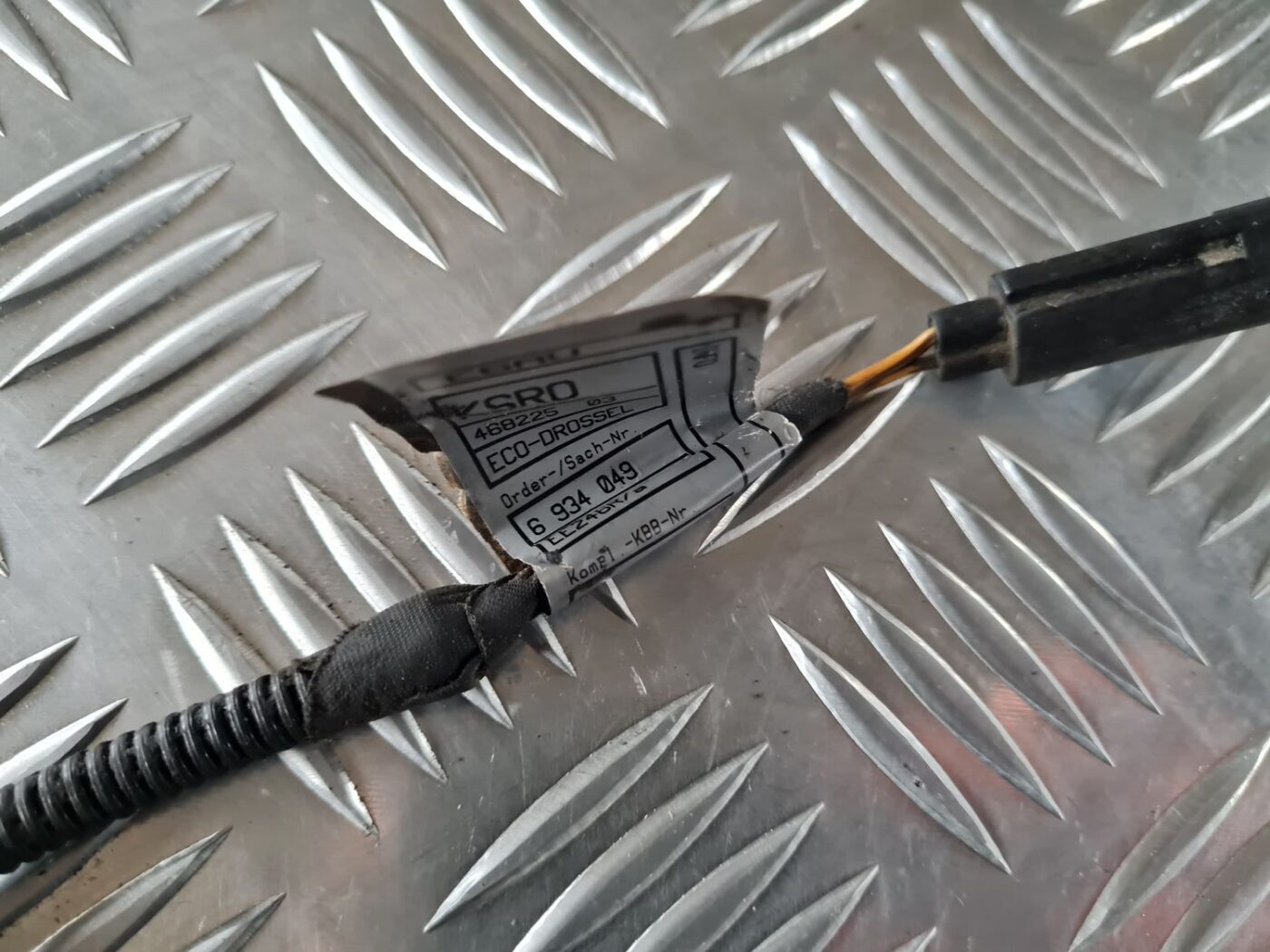 Droseles vads priekš BMW 6 E63 645 2004 2 Droseles vads priekš BMW 6 E63 645 2004