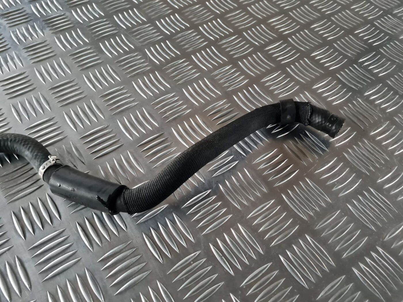 Hidrauliska pastiprinātāja caurule priekš BMW 6 E63 645 2004 7 Hidrauliska pastiprinātāja caurule priekš BMW 6 E63 645 2004