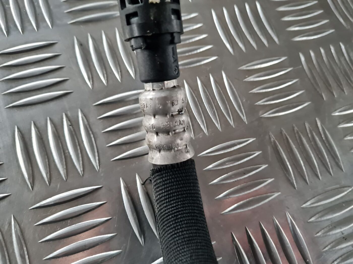 Hidrauliska pastiprinātāja caurule priekš BMW 6 E63 645 2004 4 Hidrauliska pastiprinātāja caurule priekš BMW 6 E63 645 2004