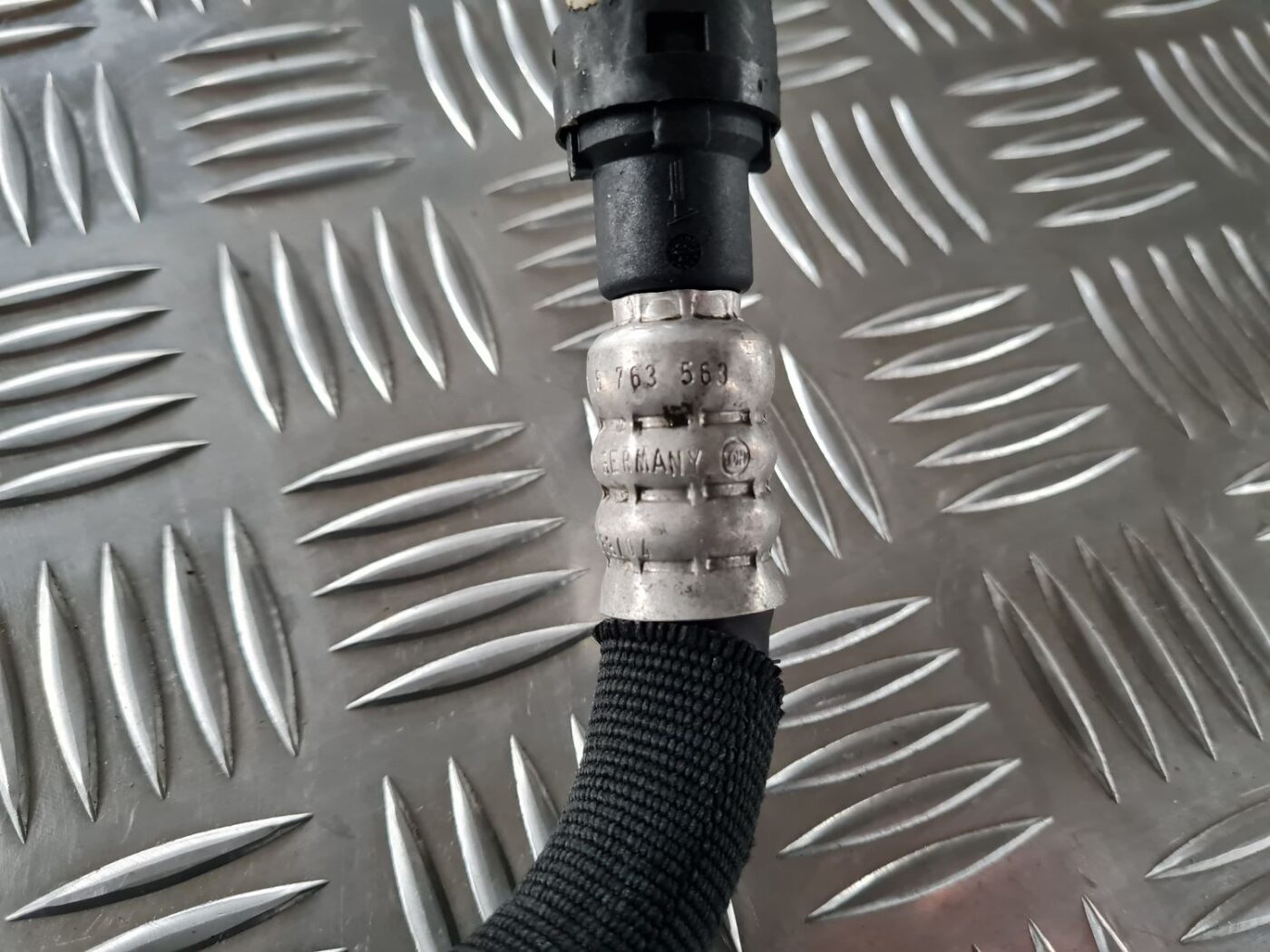 Hidrauliska pastiprinātāja caurule priekš BMW 6 E63 645 2004 3 Hidrauliska pastiprinātāja caurule priekš BMW 6 E63 645 2004