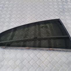 Aizmugurējais labais sānu stikls priekš BMW 6 E63 645 2004