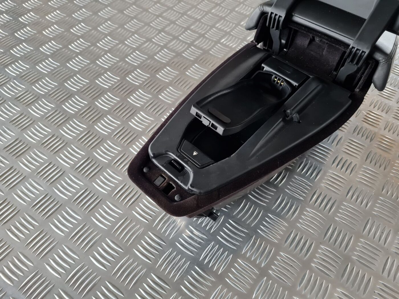 Roku balsts priekš BMW 6 E63 645 2004 6 Roku balsts priekš BMW 6 E63 645 2004