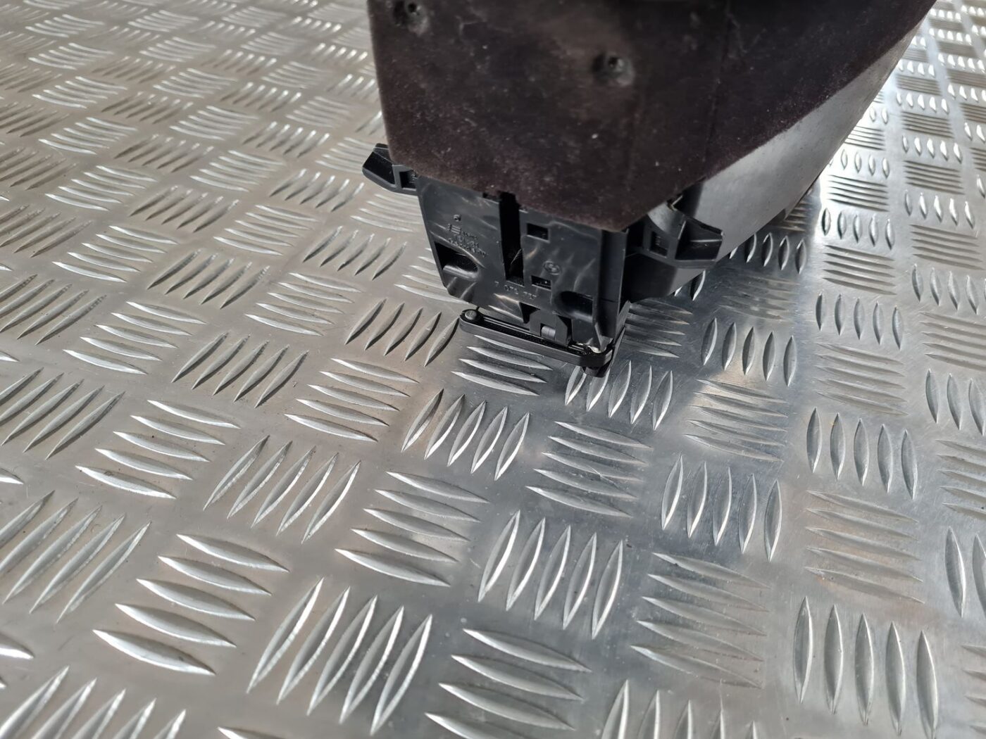 Roku balsts priekš BMW 6 E63 645 2004 5 Roku balsts priekš BMW 6 E63 645 2004