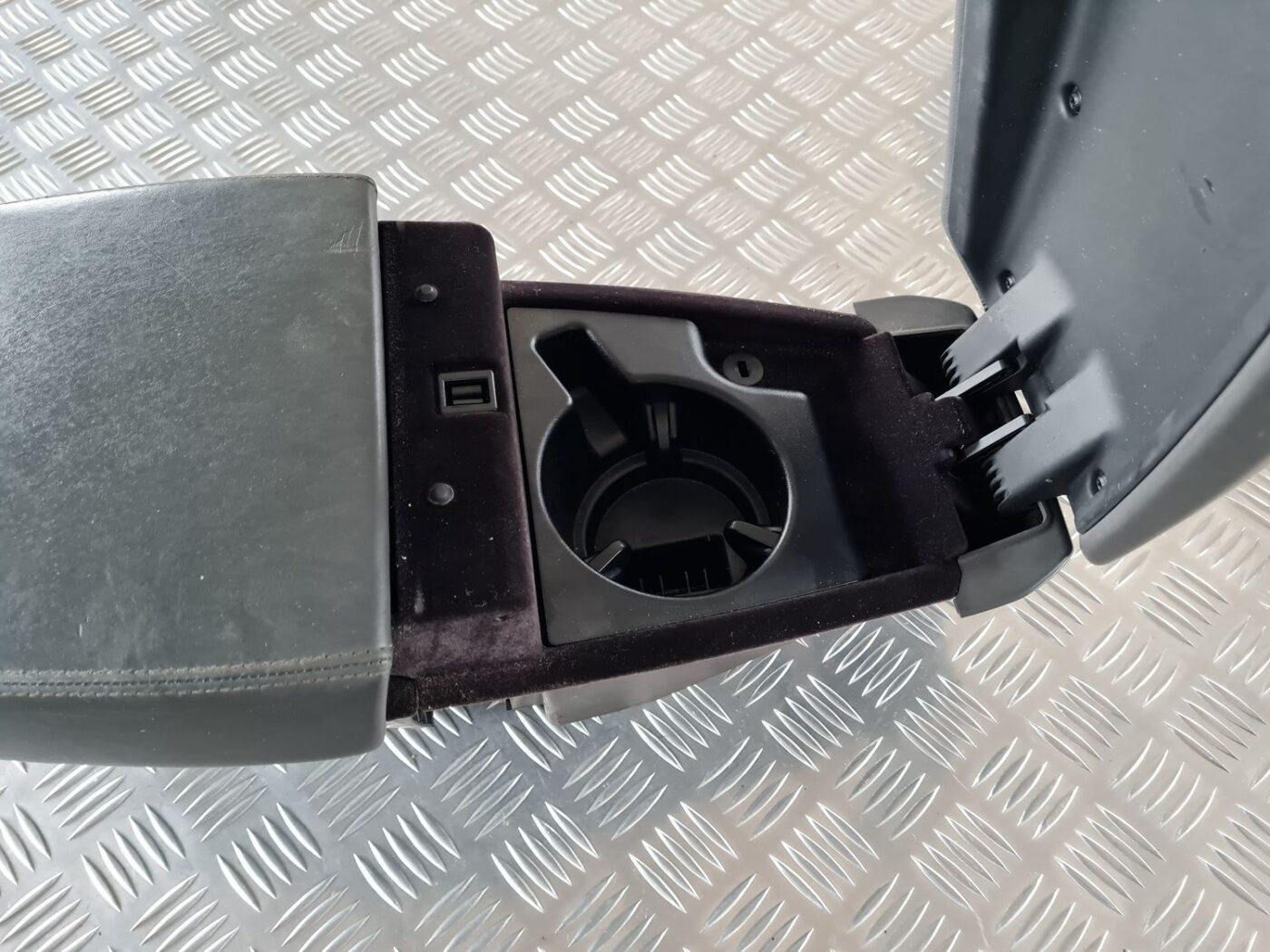 Roku balsts priekš BMW 6 E63 645 2004 4 Roku balsts priekš BMW 6 E63 645 2004