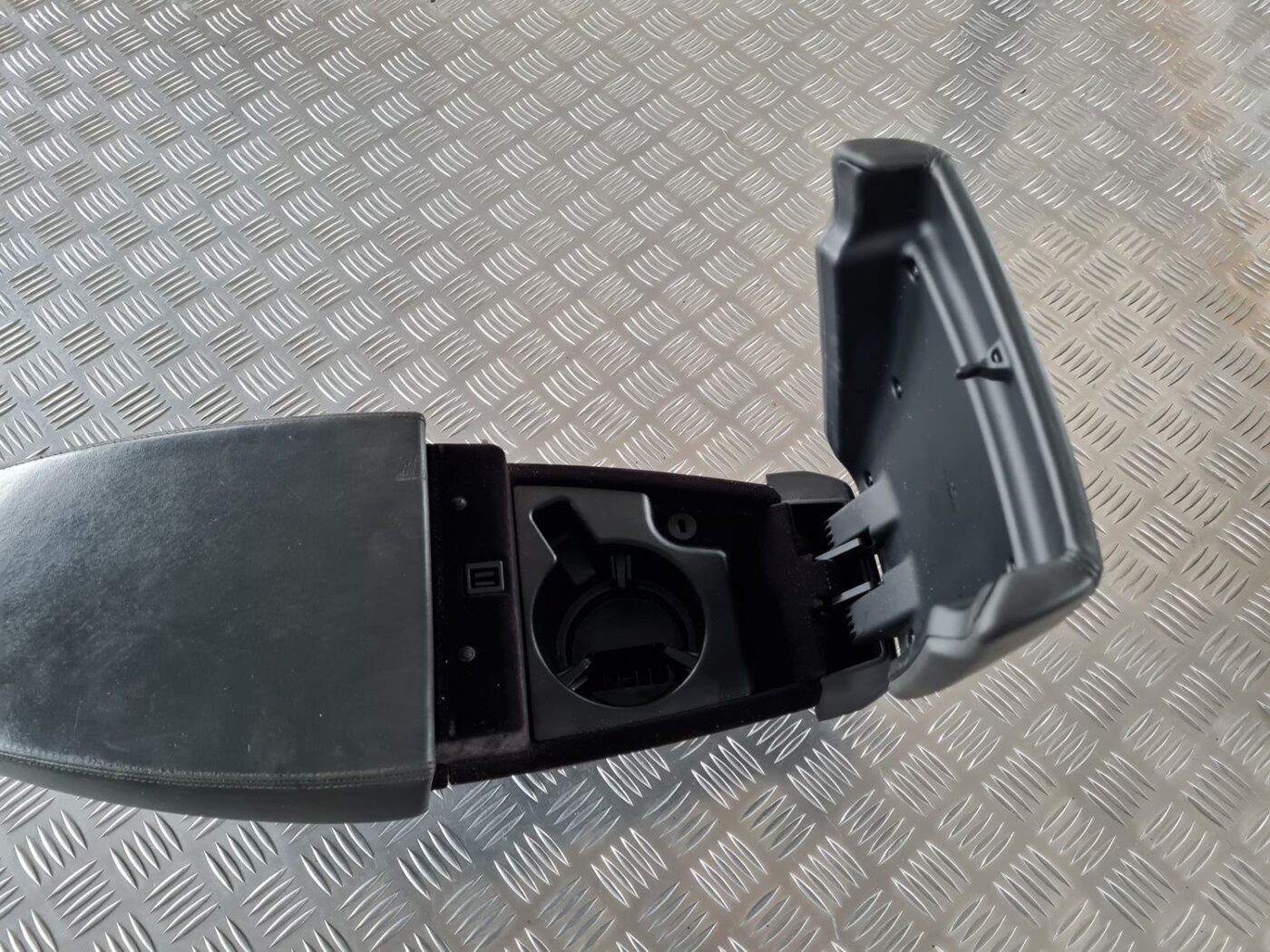 Roku balsts priekš BMW 6 E63 645 2004 3 Roku balsts priekš BMW 6 E63 645 2004