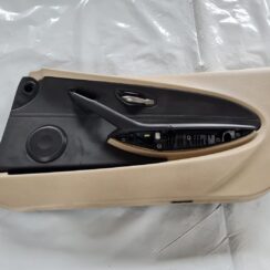 Priekšējo labo durvju apdare priekš BMW 6 E63 645 2004