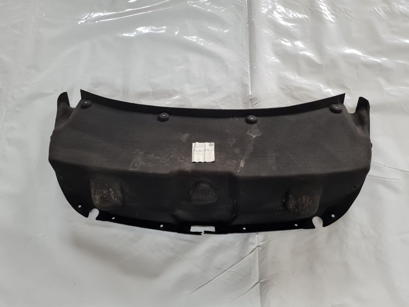 Bagāžnieka vāka liela apdare priekš BMW 6 E63 645 2004 4 Bagāžnieka vāka liela apdare priekš BMW 6 E63 645 2004