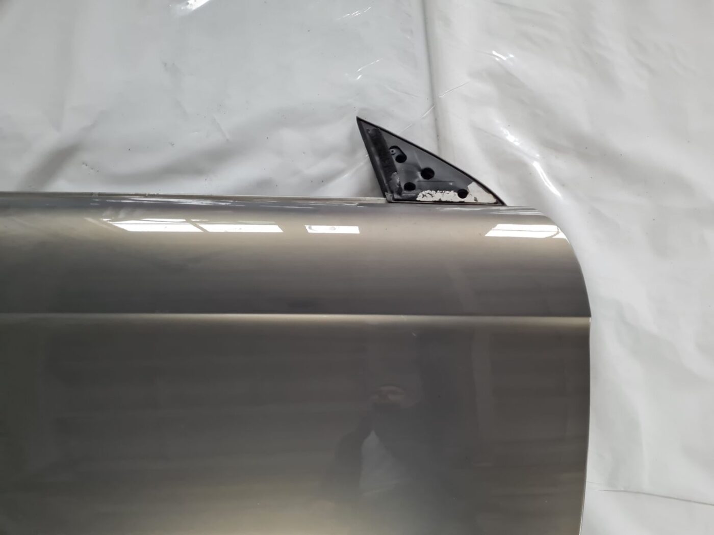 Priekšējās labās durvis priekš BMW 6 E63 645 2004 5 Priekšējās labās durvis priekš BMW 6 E63 645 2004