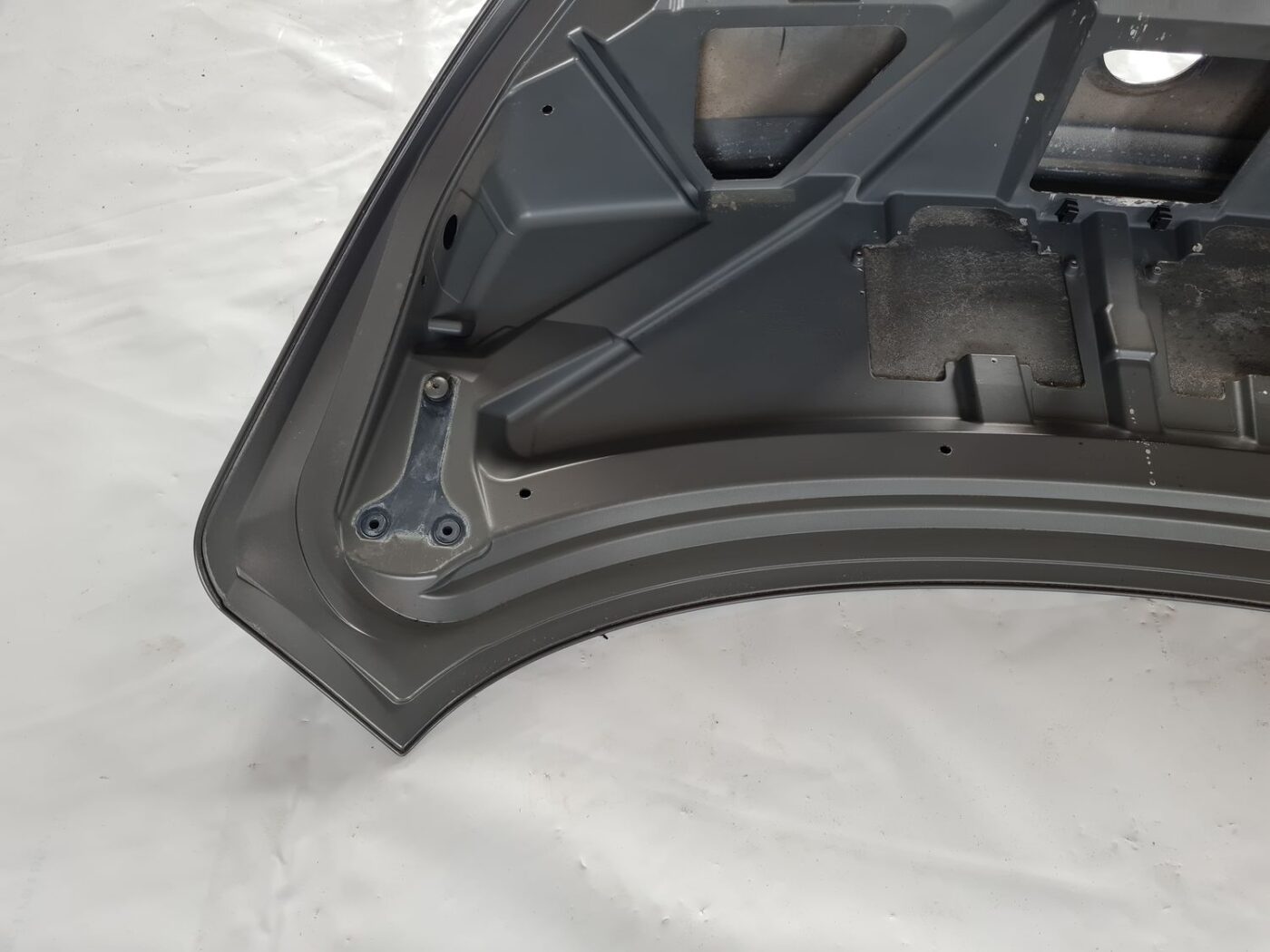 Bagāžnieka vāks priekš BMW 6 E63 645 2004 5 Bagāžnieka vāks priekš BMW 6 E63 645 2004