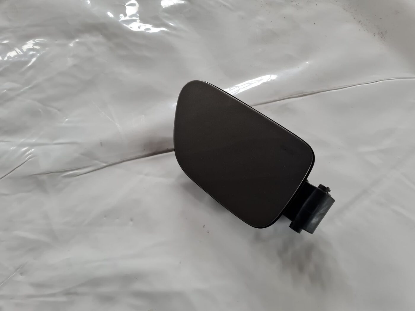 Degvielas tvertnes vāks priekš BMW 6 E63 645 2004 2 Degvielas tvertnes vāks priekš BMW 6 E63 645 2004