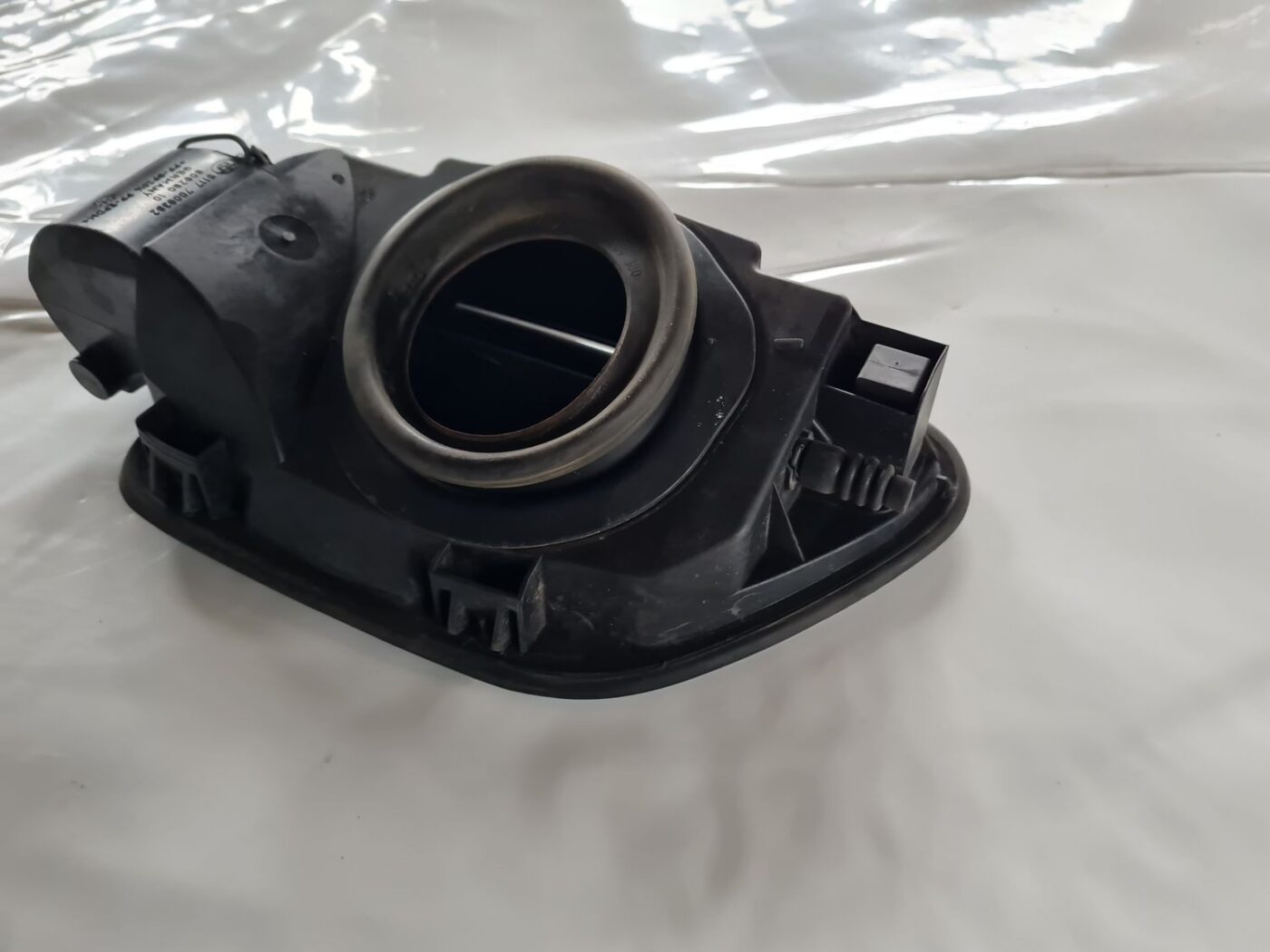 Degvielas tvertnes vāks priekš BMW 6 E63 645 2004 6 Degvielas tvertnes vāks priekš BMW 6 E63 645 2004