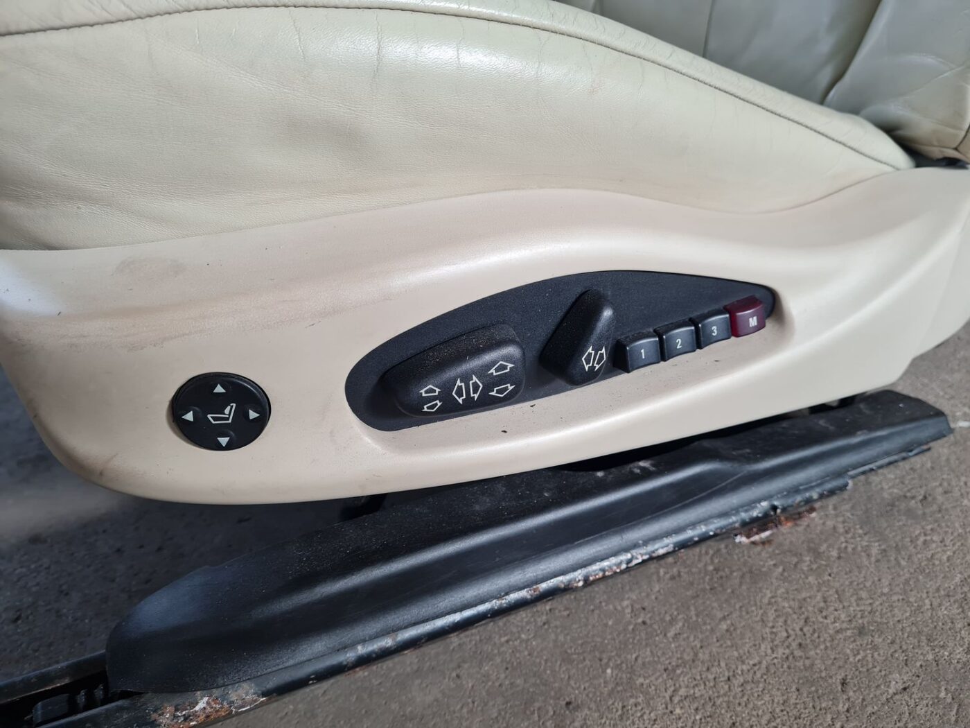 Priekšējais kreisais sēdeklis priekš BMW 6 E63 645 2004