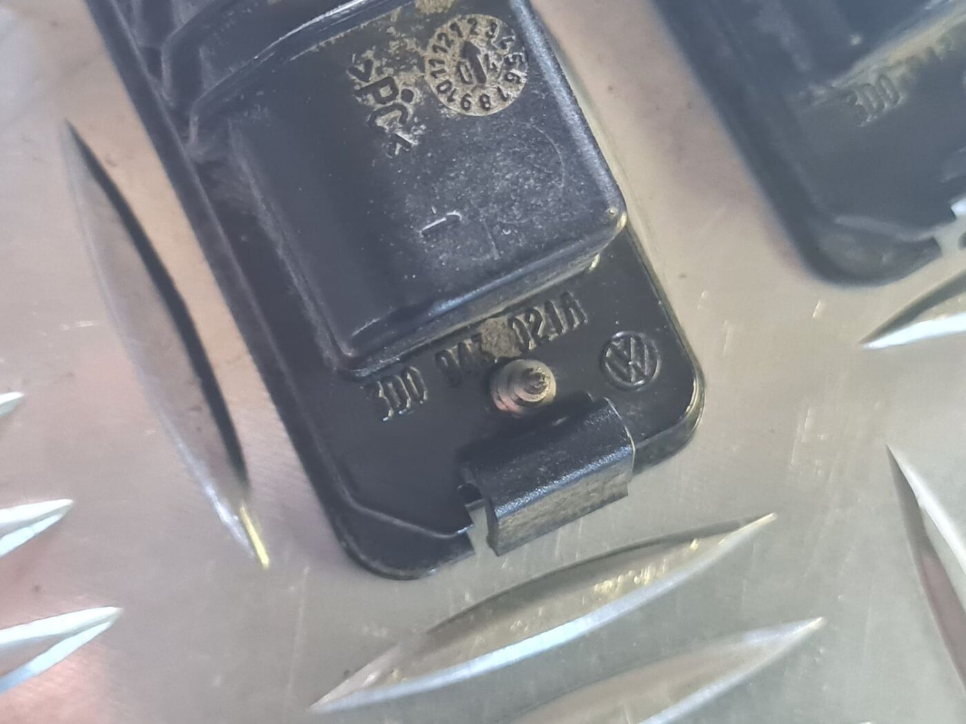 Numura zīmes apgaismojums priekš VW GOLF 5 2004