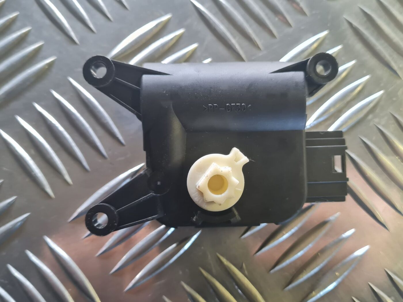 Apsildes sistēmas aktuators priekš VW GOLF 5 2004