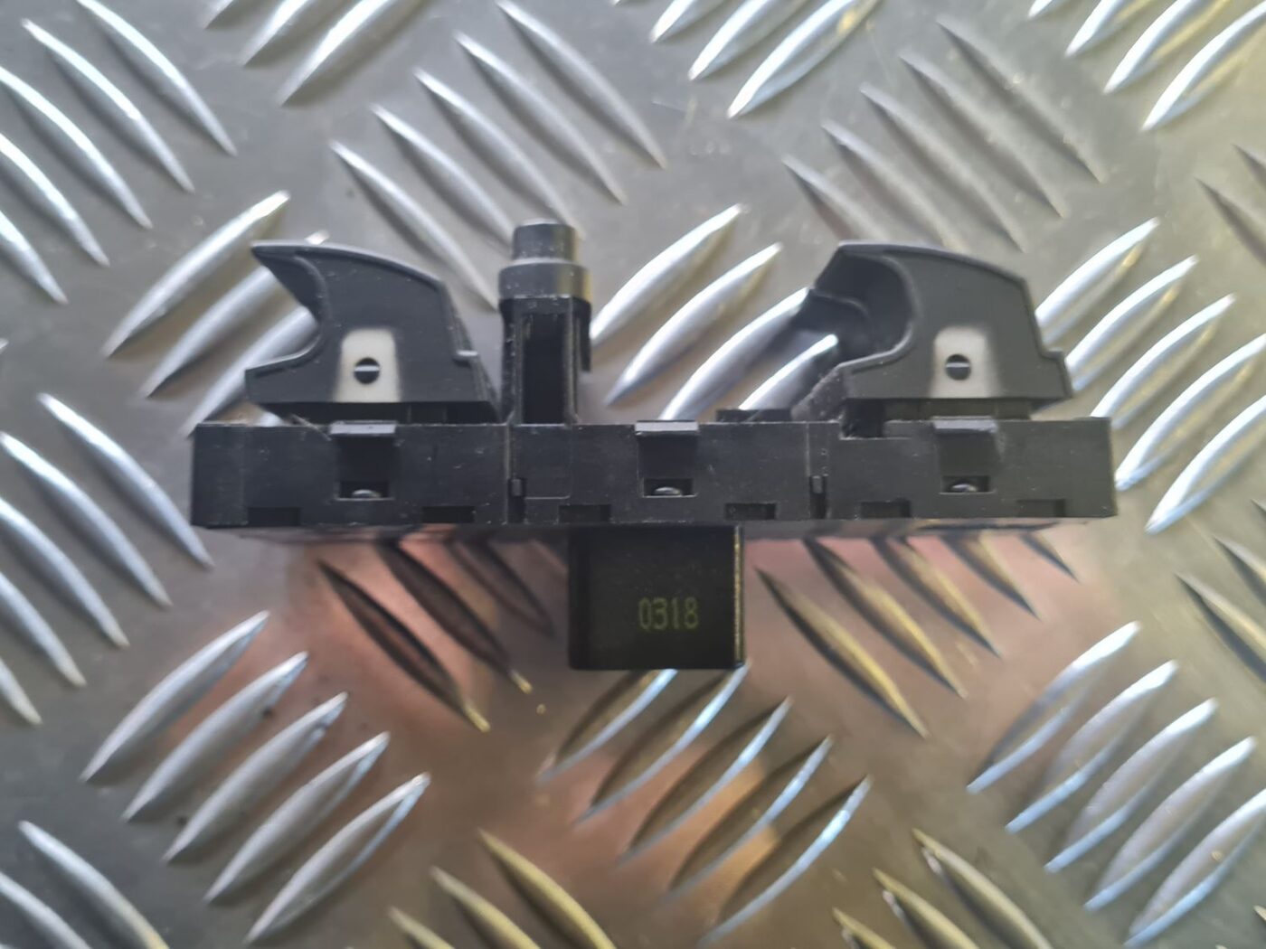 Šofera durvju slēdža pogas priekš VW GOLF 5 2004 5 Šofera durvju slēdža pogas priekš VW GOLF 5 2004