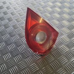 Bagāžnieka vāka labais lukturis priekš VW GOLF 5 2004