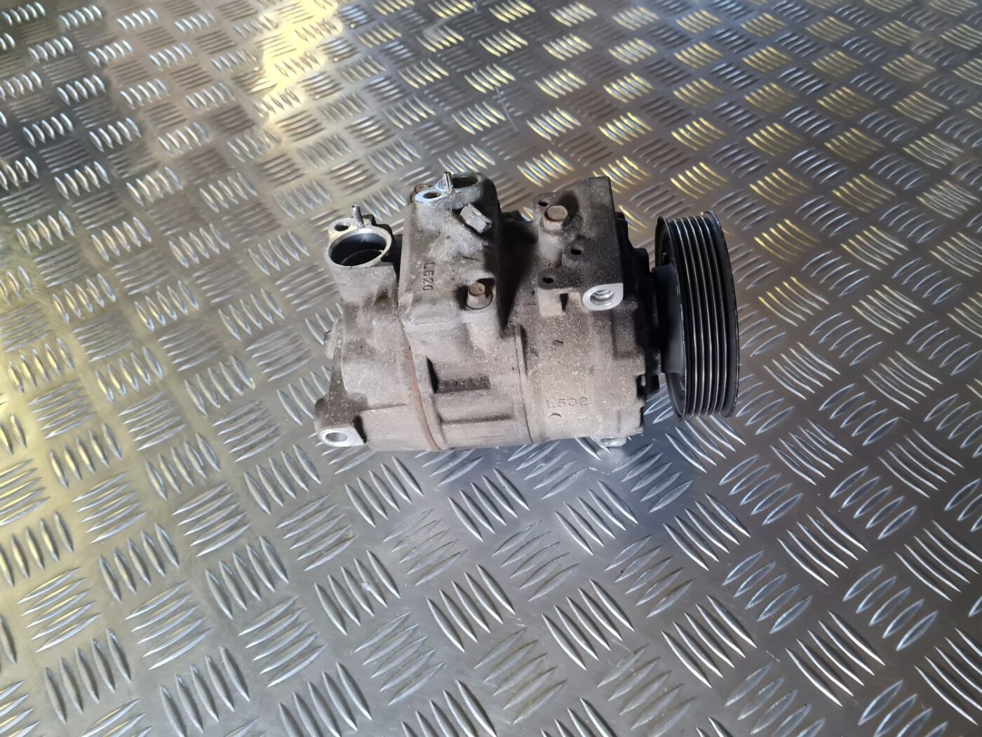 Gaisa kondicioniera kompresors priekš VW GOLF 5 2004 1 Gaisa kondicioniera kompresors priekš VW GOLF 5 2004