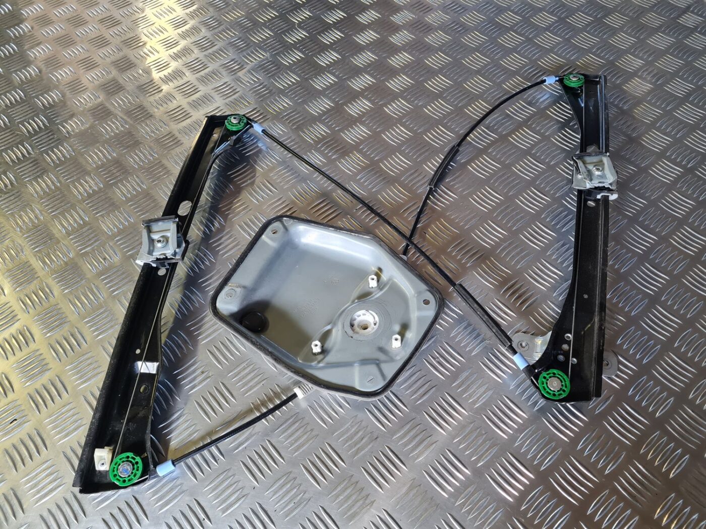 Stikla pacelšanas mehānisms priekšējais kreisais priekš VW GOLF 5 2004