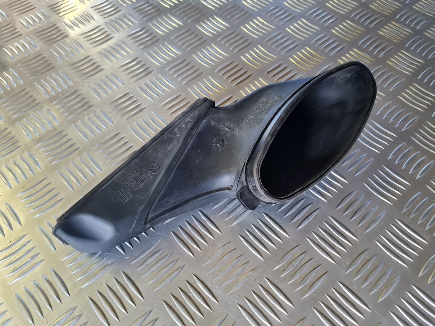 Gaisa vads priekš VW GOLF 5 2004