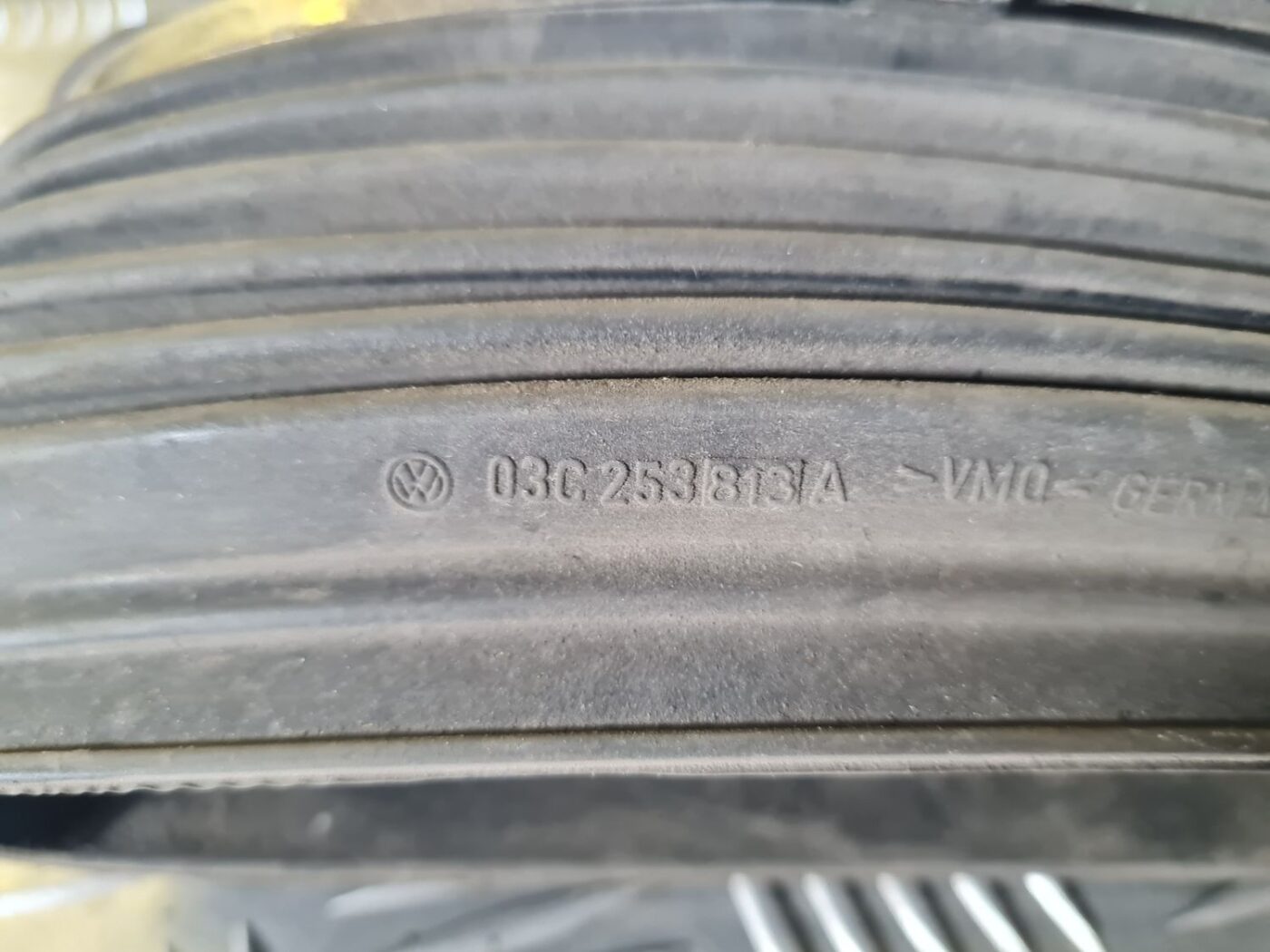 Gaisa vads priekš VW GOLF 5 2004 4 Gaisa vads priekš VW GOLF 5 2004