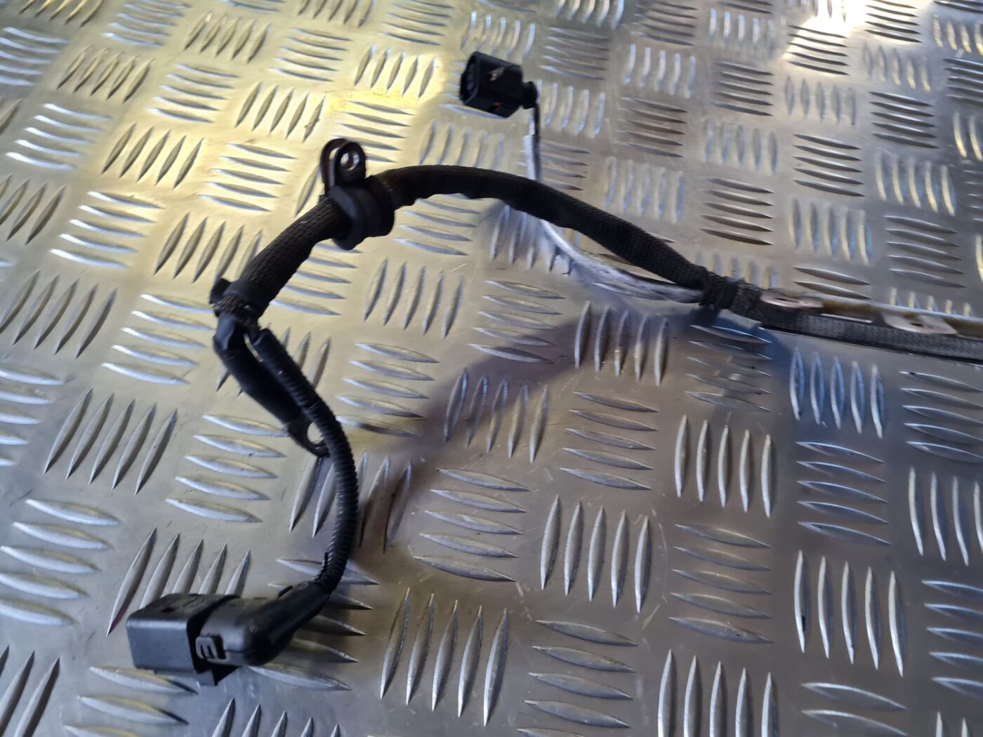 Startera un ģeneratora vads priekš VW GOLF 5 2004 12 Startera un ģeneratora vads priekš VW GOLF 5 2004