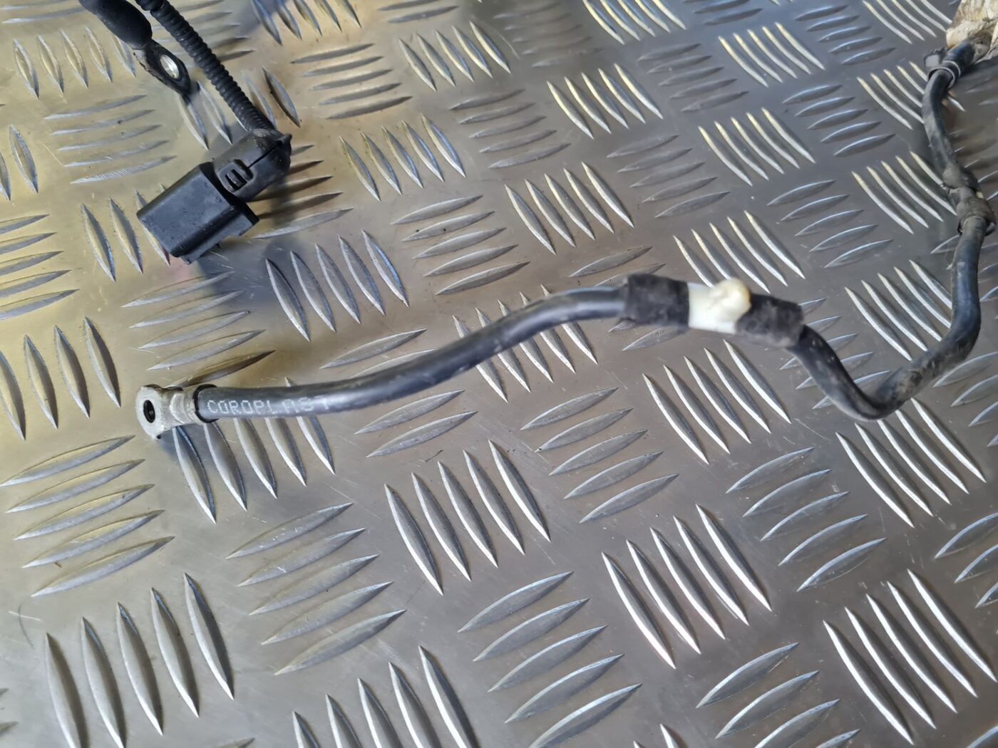 Startera un ģeneratora vads priekš VW GOLF 5 2004 9 Startera un ģeneratora vads priekš VW GOLF 5 2004