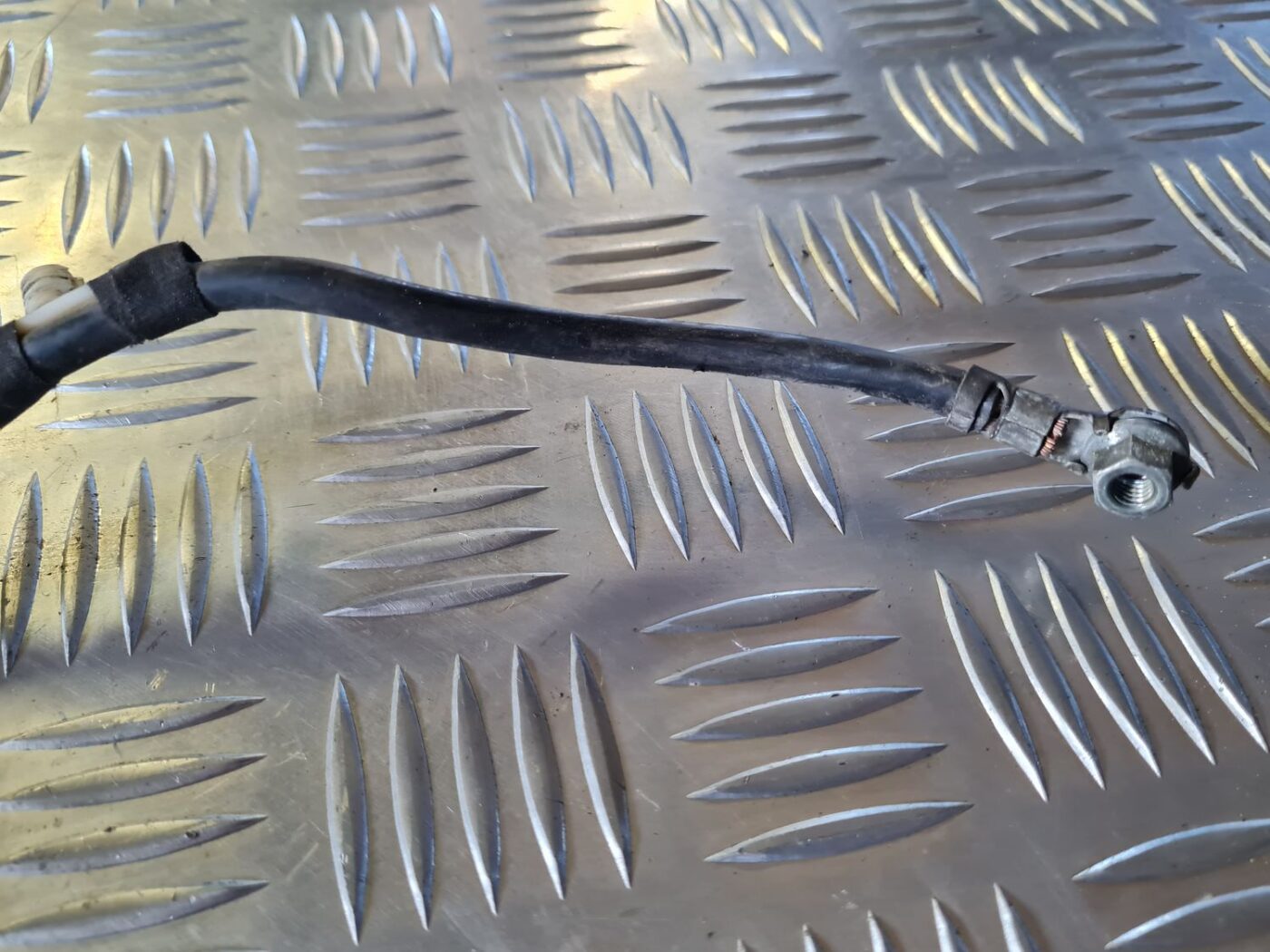 Startera un ģeneratora vads priekš VW GOLF 5 2004 6 Startera un ģeneratora vads priekš VW GOLF 5 2004