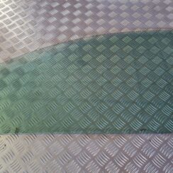 Priekšējo kreiso durvju stikls priekš VW GOLF 5 2004