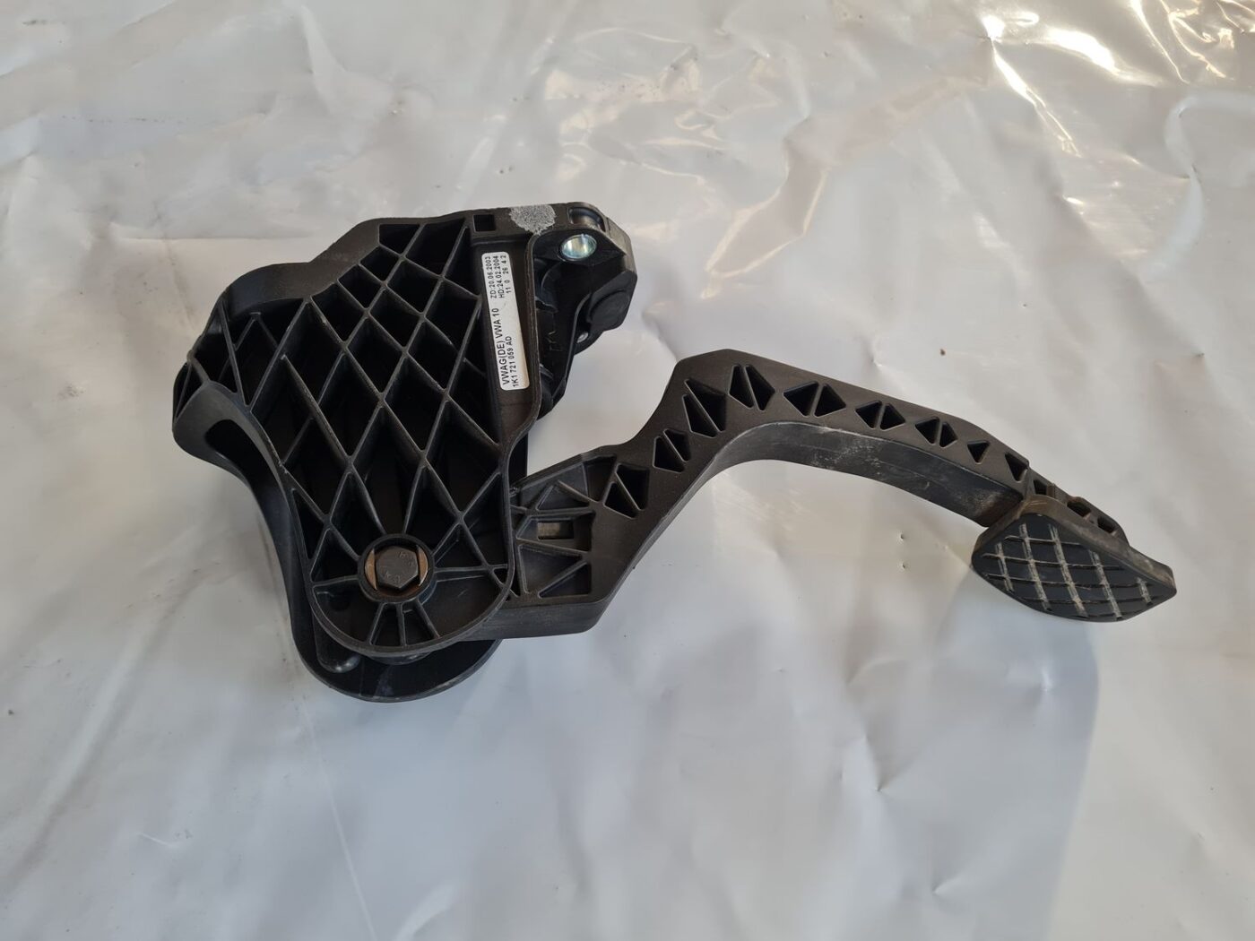 Sajūga pedālis priekš VW GOLF 5 2004 2 Sajūga pedālis priekš VW GOLF 5 2004