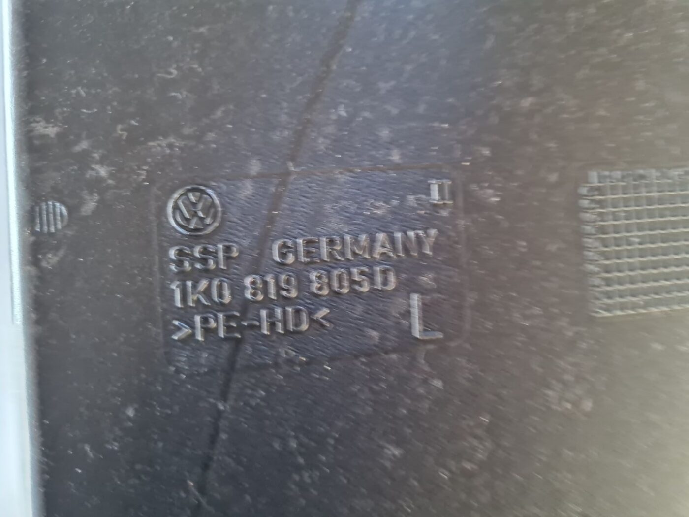 Salona gaisa vads priekš VW GOLF 5 2004 2 Salona gaisa vads priekš VW GOLF 5 2004