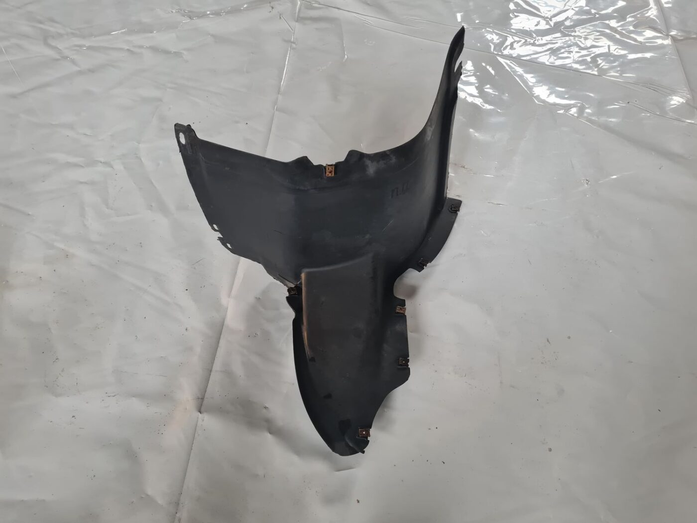 Priekšējais labais paspārns priekš VW GOLF 5 2004 1 Priekšējais labais paspārns priekš VW GOLF 5 2004