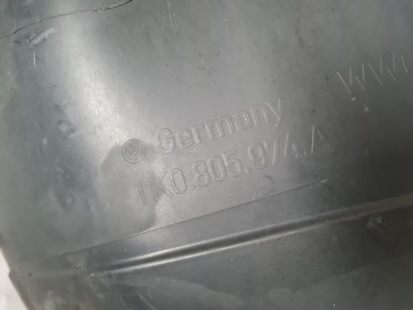 Priekšējais labais paspārns priekš VW GOLF 5 2004 4 Priekšējais labais paspārns priekš VW GOLF 5 2004